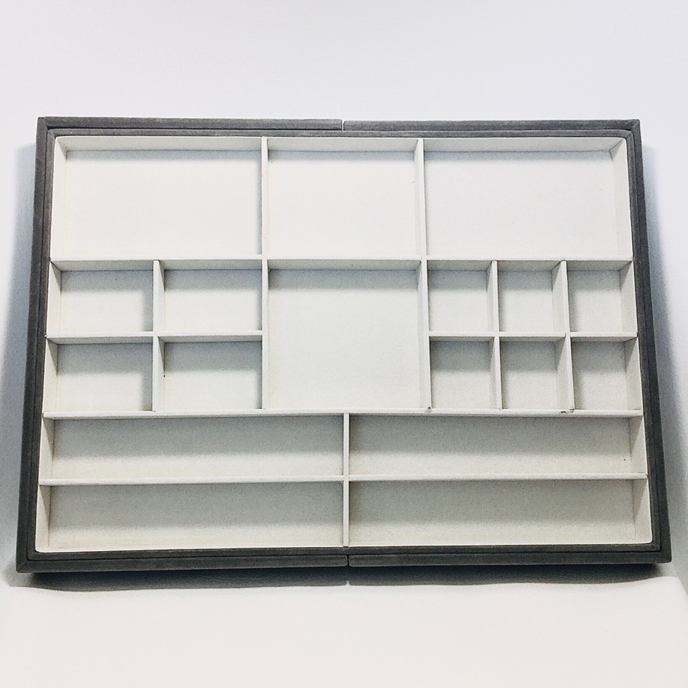 Light Gray Velvet Jewelry Display Organizer